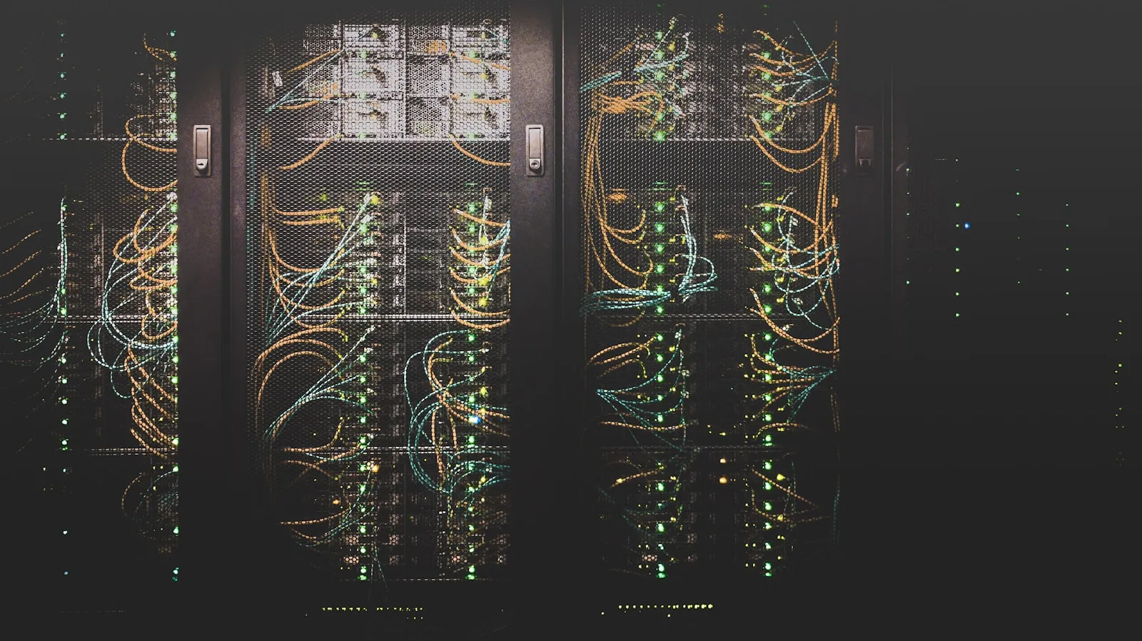 Digitale Souveränität: eigene Server hinter verschlossenen Rack-Türen